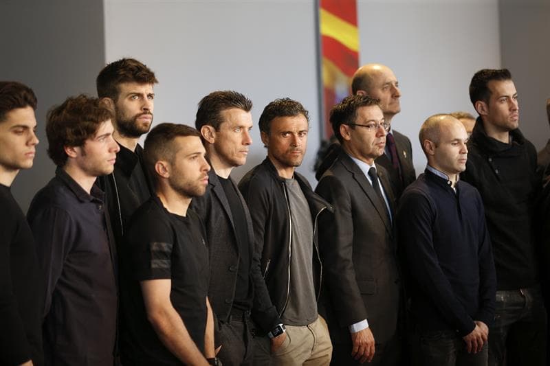 Toda la plantilla atendió al homenaje a Cruyff, un hombre que cambió la estructura y filosofía del Barcelona.