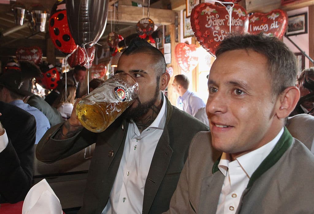 La situación en el club nocturno sucedió en 2017, cuando Vidal era parte de Bayern Munich y el jugador y su hermano fueron condenados en ausencia, según medios alemanes.