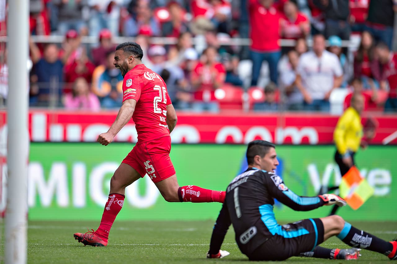 Al minuto 22 del segundo tiempo, Pedro Canelo puso el 1-0 a favor de Toluca contra un Monterrey que emezó a sentir el hombre de menos.