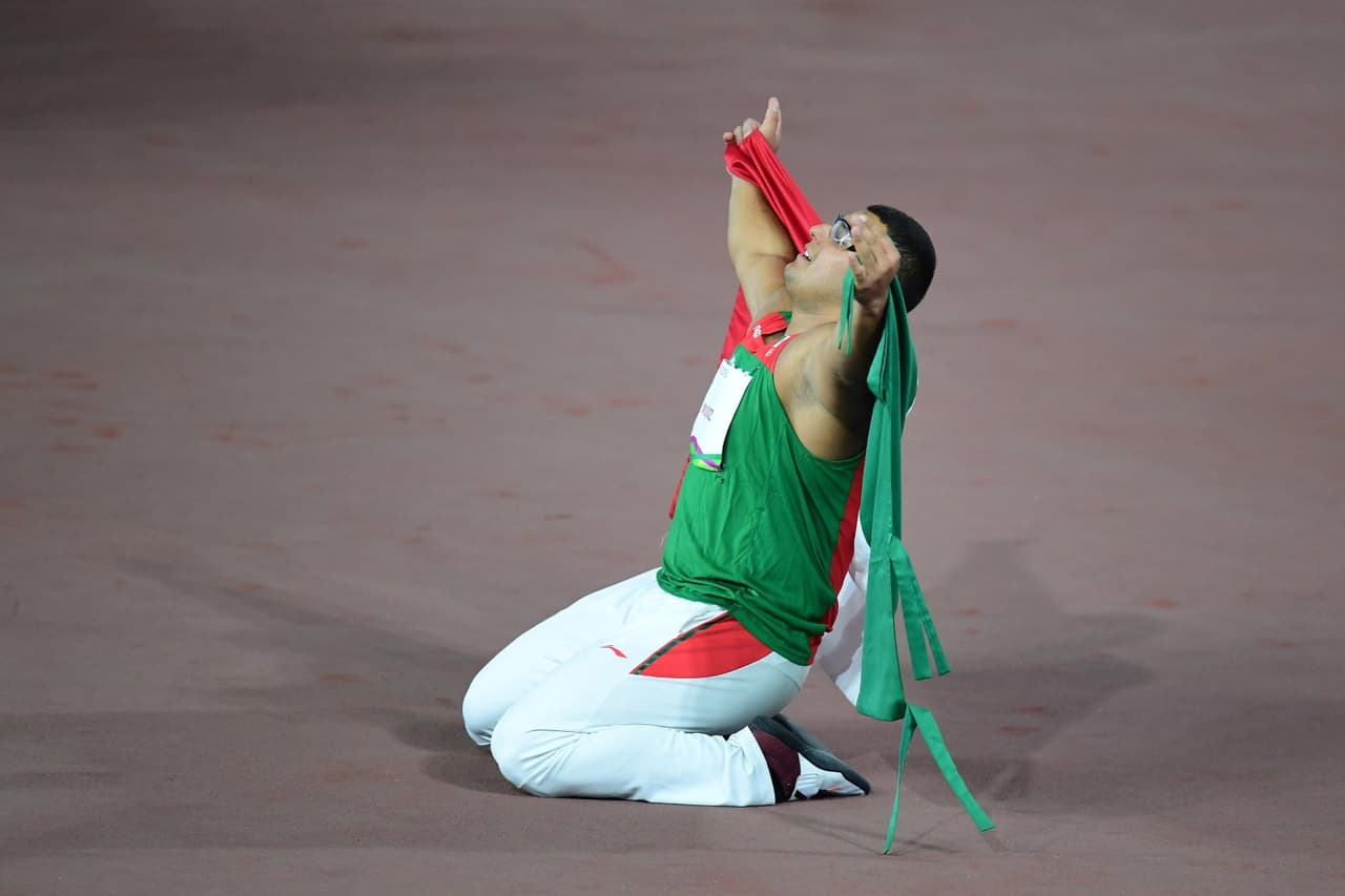 Uziel Muñoz aseguró su presea en el último intento.