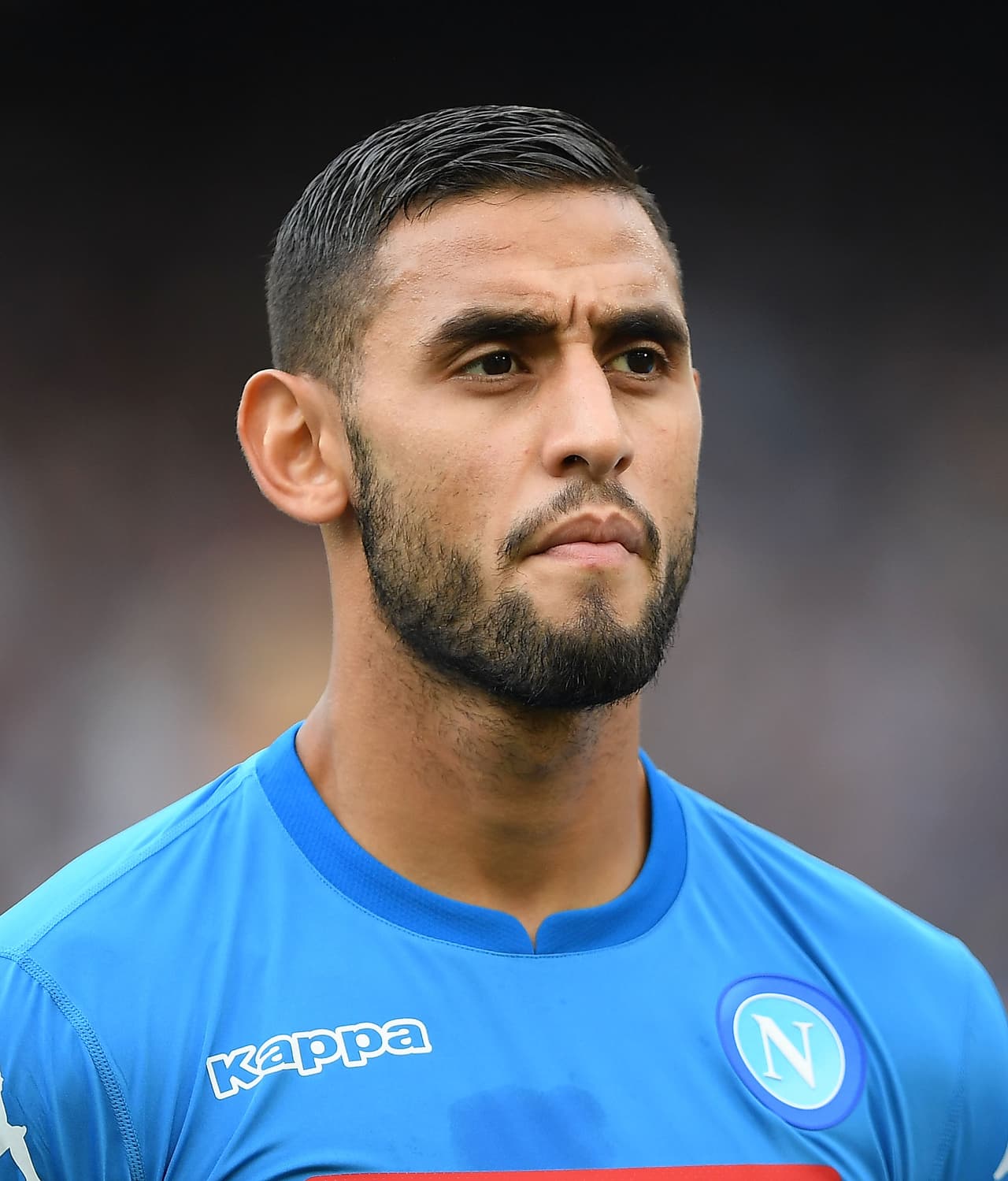 Faouzi Ghoulam es uno de los mejores jugadores del Napoli y es por eso que en Inglaterra ya es visto de cerca. El Manchester United también estaría interesado en él.
