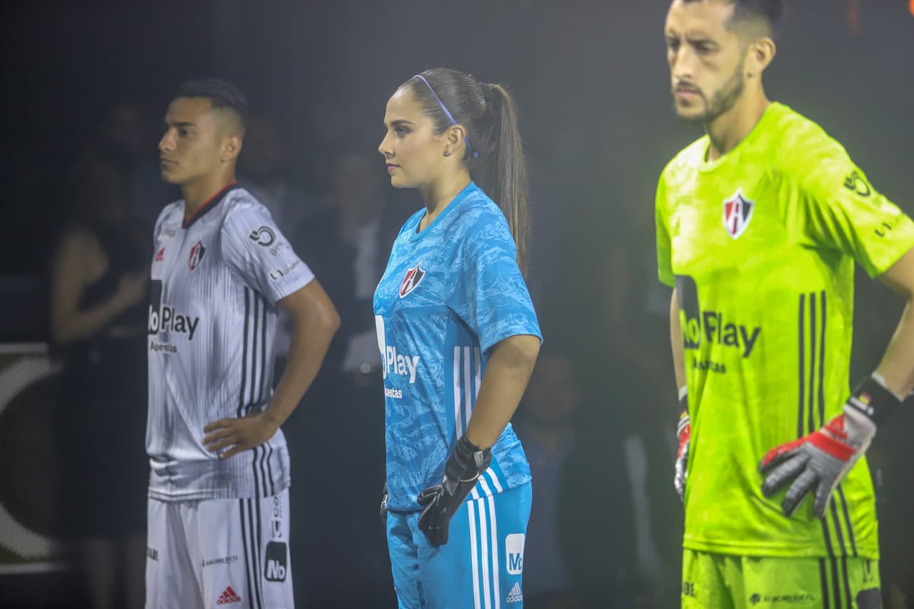 En la noche del jueves, Atlas hizo la presentación de sus nuevas armaduras para la temporada 2019/20 de la Liga MX. A pesar de las críticas por la playera titular y su nuevo diseño, en el equipo esperan que a la afición le guste cada vez más con la llegada de los buenos resultados deportivos.
