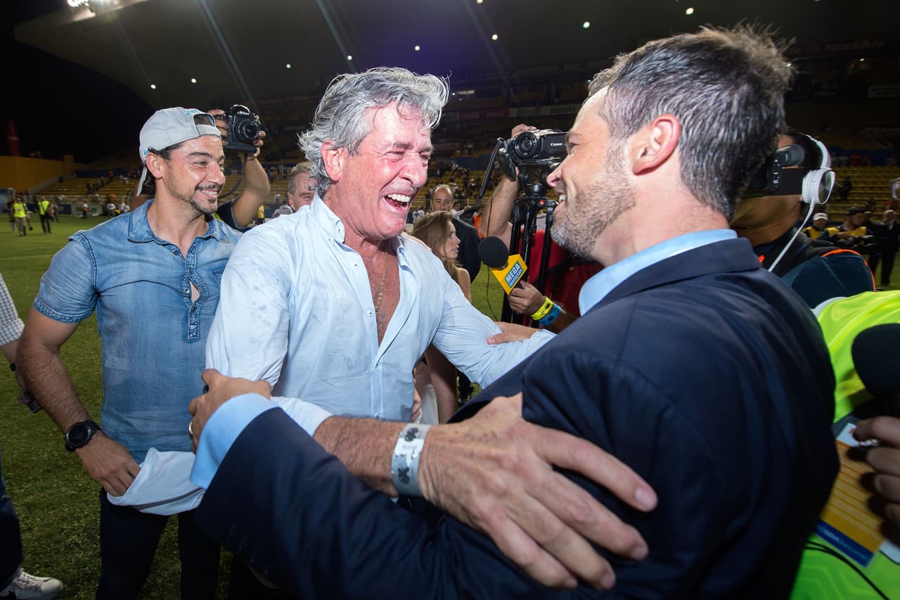 Rafael Puente, 'el Wama', fue un portero de época, ídolo del Atlante, campeón con el América en la 1975-76. Se retiró muy pronto por una lesión en la rodilla. Desde los 80 hasta la fecha es comentarista de futbol.