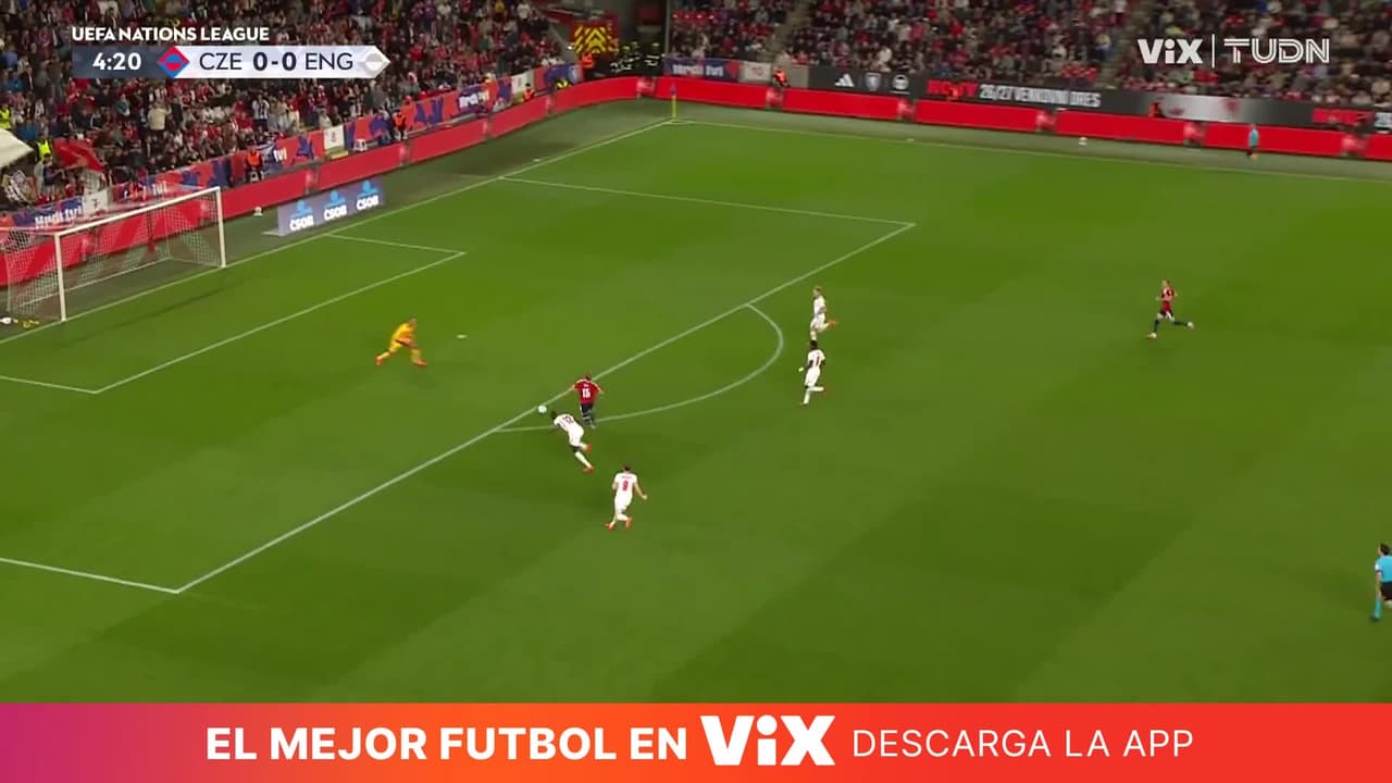 ¡AGUAS! Error inglés que compone Trafford en el fondo