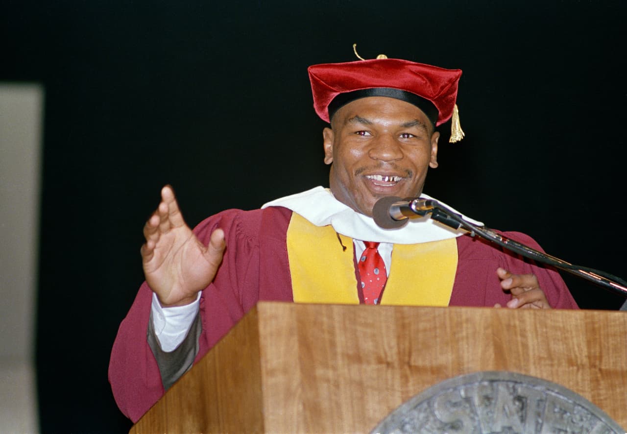 Recibió el doctorado honorario en Letras Humanitarias departe de la Central State University en Wilberforce, Ohio, por su efecto positivo en los jóvenes, en 1989.