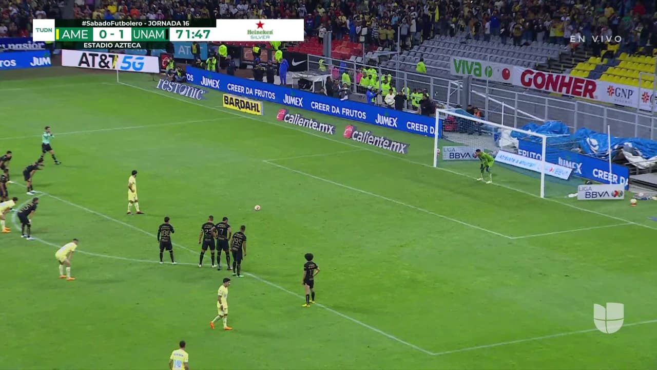 ¡GOOOL! Henry Martín anota para América.