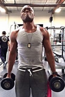 Anderson Silva reta a sus rivales con una fotografía