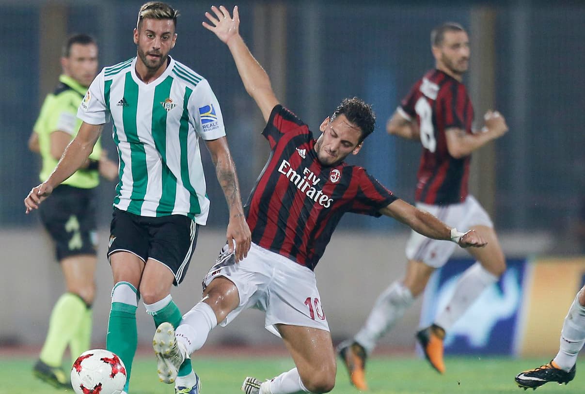 El Betis de Andrés Guardado derrotó en amistoso al Milan 