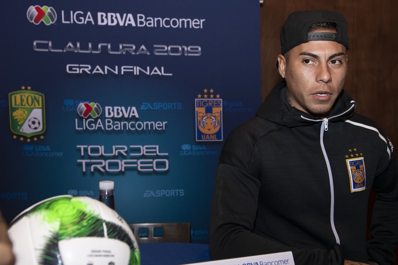 Estas son las mejores imágenes del Día de Medios que sostuvieron Ricardo 'Tuca' Ferretti, entrenador de Tigres, Ignacio Ambriz, técnico del Léon, y algunos de sus futbolistas como Carlos Salcedo, Guido Pizarro, Eduardo Vargas, Luis Montes, Ángel Mena o Fernando Navarro, entre otros, un día antes del Juego de Ida de la Final del Clausura 2019 de la Liga MX, que se efectuará en Monterrey.