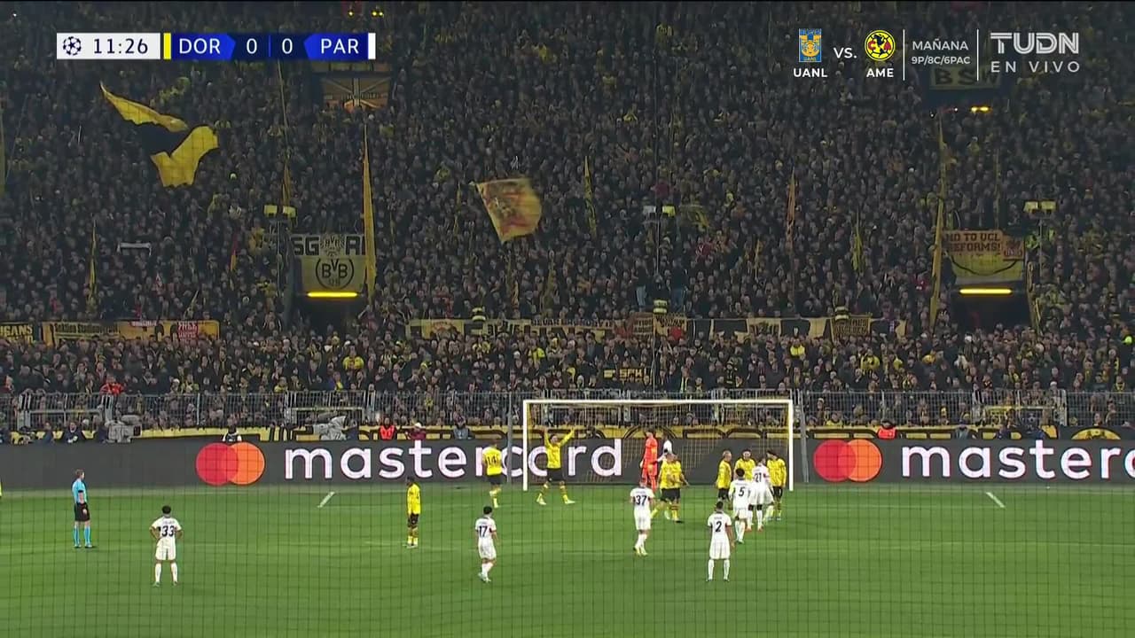 ¡TIRO ATAJADO! disparo por Vitinha.