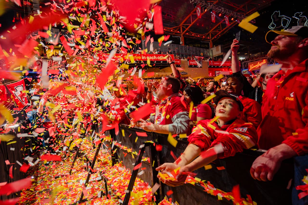 Así se gestó la heróica victoria de los Chiefs en el Super Bowl LIV tras anotar 21 puntos sin respuesta en el último cuarto para obtener su segundo título de Super Bowl en la historia de la franquicia. Los 49ers se quedan en la orilla y la espera sigue luego del último Vince Lombardi en 1995.