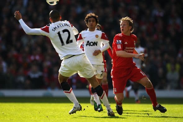 El show de Kuyt no había acabado y seguía poniendo en apuros a los zagueros rivales.