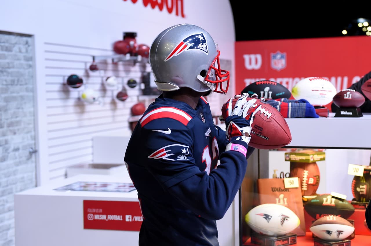 A fan attends the NFL Experience at the George R. Brown Convention Center February 3, 2017 in Houston, Texas two days before the New England Patriots play the Atlanta Falcons in Super Bowl 51. / AFP / TIMOTHY A. CLARY (Photo credit should read TIMOTHY A. CLARY/AFP/Getty Images)