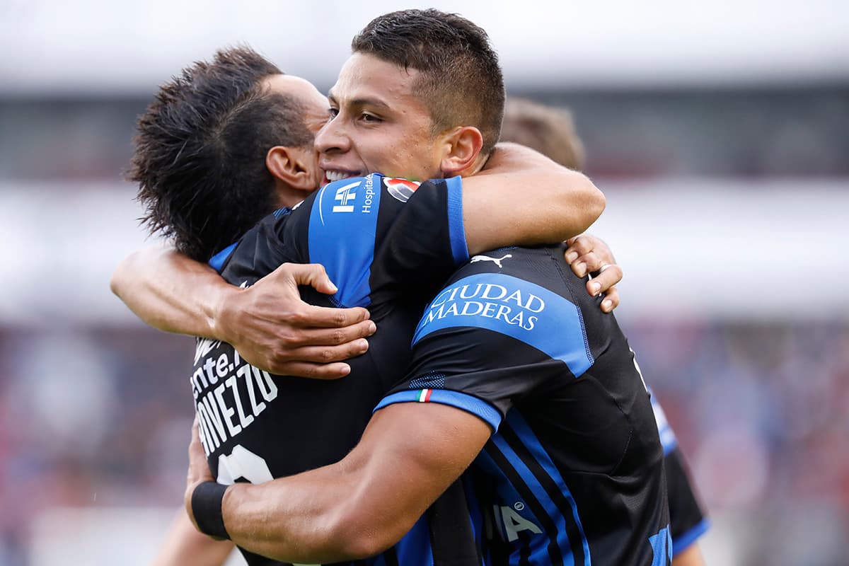 10. Querétaro, 22 puntos. Por diferencia de goles no depende de si mismo, pero por puntos sí. Sus dos rivales finales, Veracruz de visitante y Necaxa como local, un calendario con buenas posibilidades.