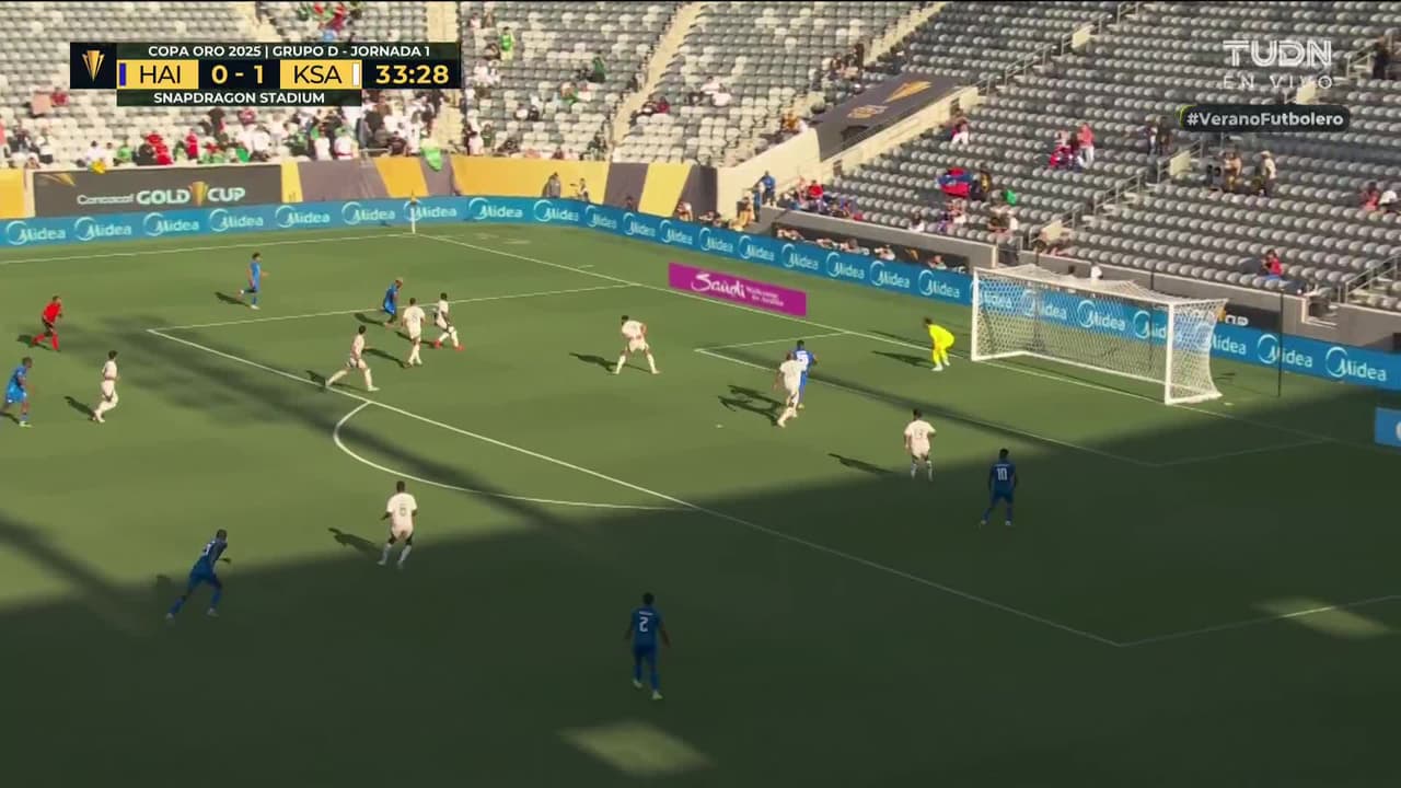 ¡TIRO ATAJADO! disparo por Frantzdy Pierrot.