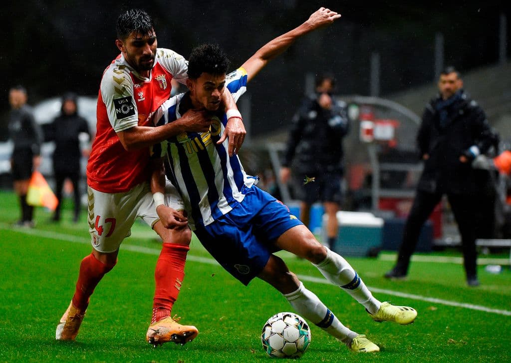 Hasta el minuto 86, Porto controlaba el partido con un marcador de 0-2 a favor, pero los jugadores del Sporting Braga no bajaron los brazos y con goles de Fransérgio (87') y Nicolás Gaitán (90+4'), Sporting Braga consigue un milagroso empate y dividen los puntos.