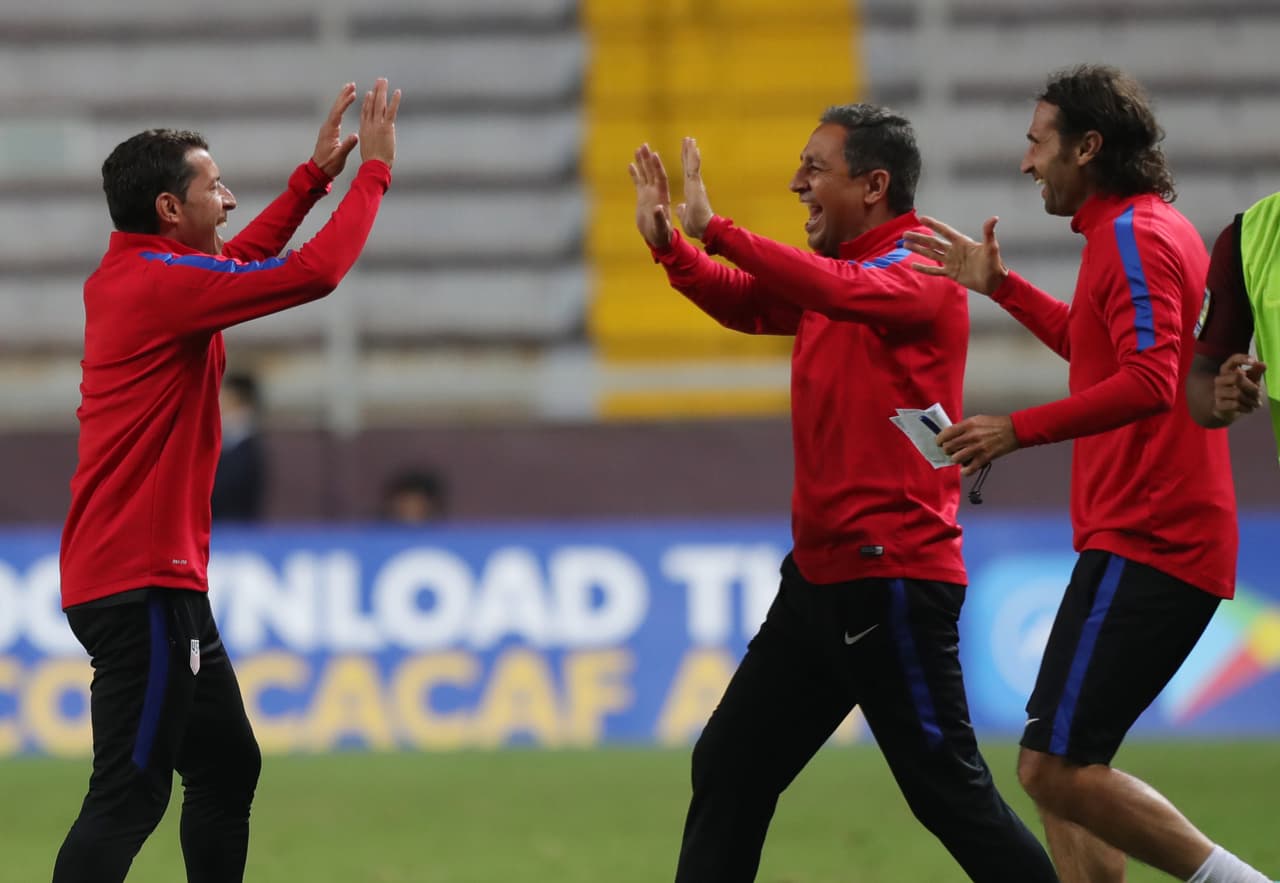 Estados Unidos es ahora el líder del grupo y si gana El Salvador contra México tendrá la clasificación al Mundial.
