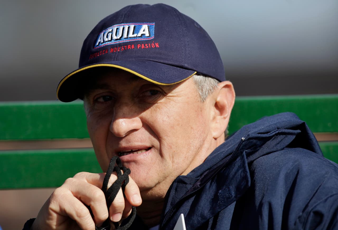 El colombiano Eduardo Lara es el director técnico de El Salvador, el hombre que busca darle protagonismo a este país en la Concacaf con un estilo que lo llevó a dirigir la selección de su país.