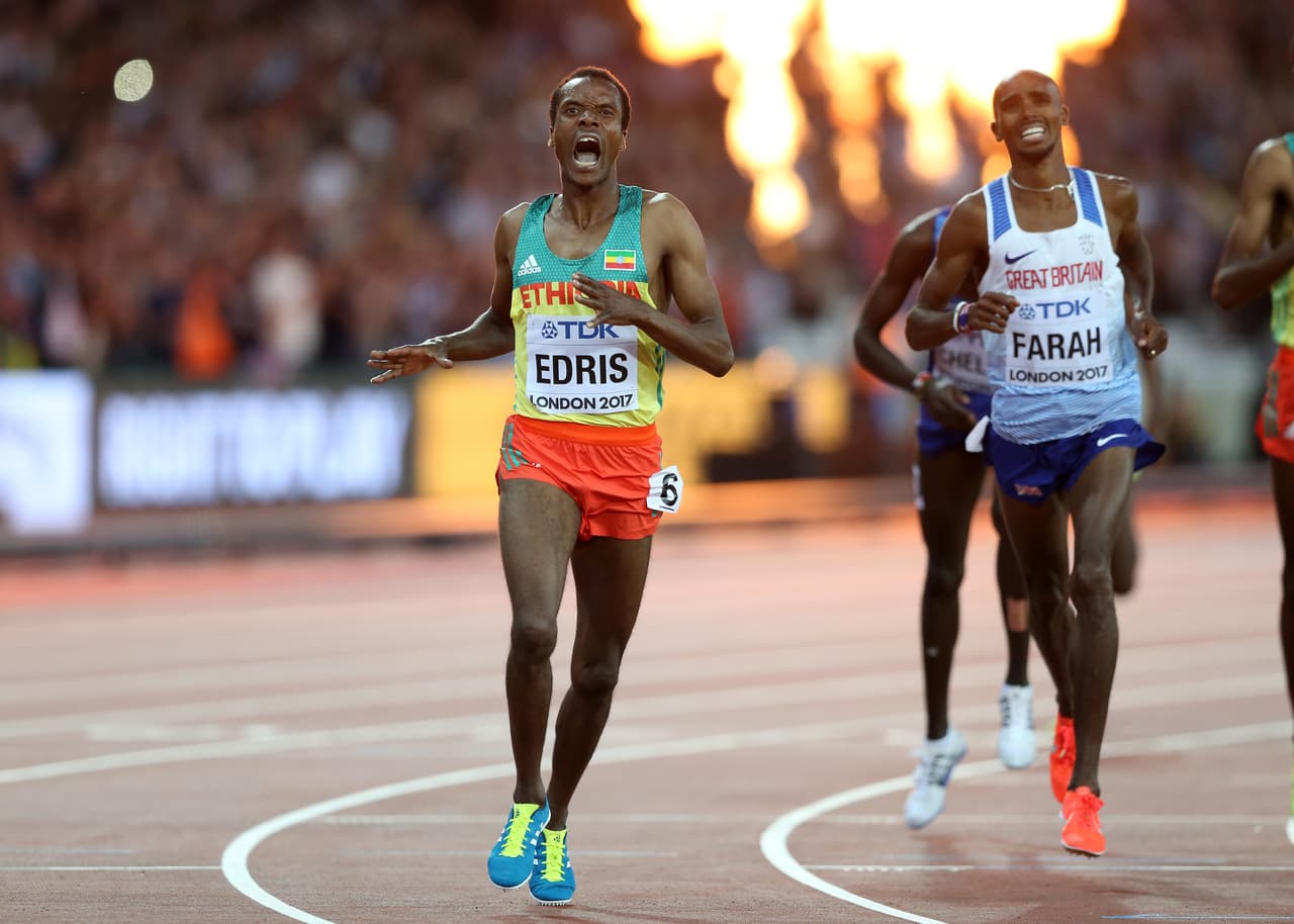 El grito de la victoria de Muktar Edris en los 5,000 metros planos, ganándole al favorito Mo Farah.
