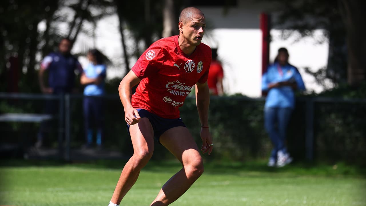 Chicharito regresa con Chivas tras ganar la Kings League