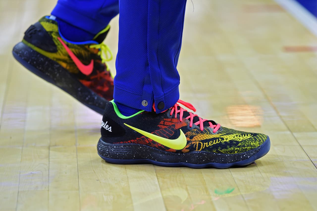 Los tenis de Mike Scott #1 de Philadelphia 76ers.