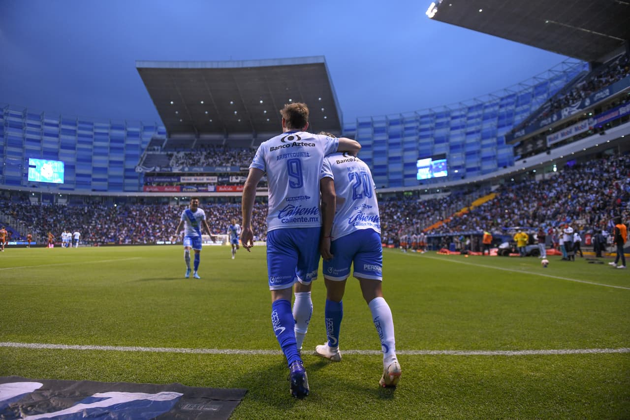 Araujo celebró junto al 'Colorado' Aristeguieta.