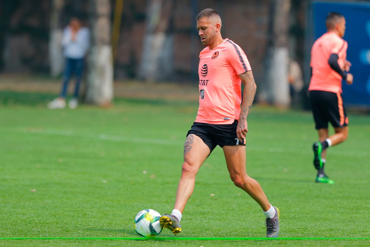 El entrenamiento de América en Coapa estuvo marcado por la tranquilidad del cupo en Liguilla pero por la exigencia de ganar contra Veracruz para mejorar lugares para los Cuartos de Final del Clausura 2019.