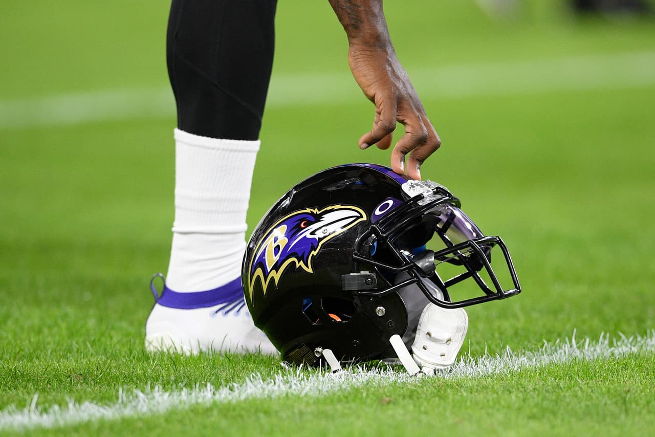 La NFL estudia incorporar caretas antivirales en los cascos