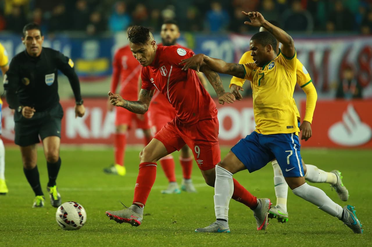 Perú, por momentos trató de buena forma el baló y estuvo cerca de marcar el segundo.
