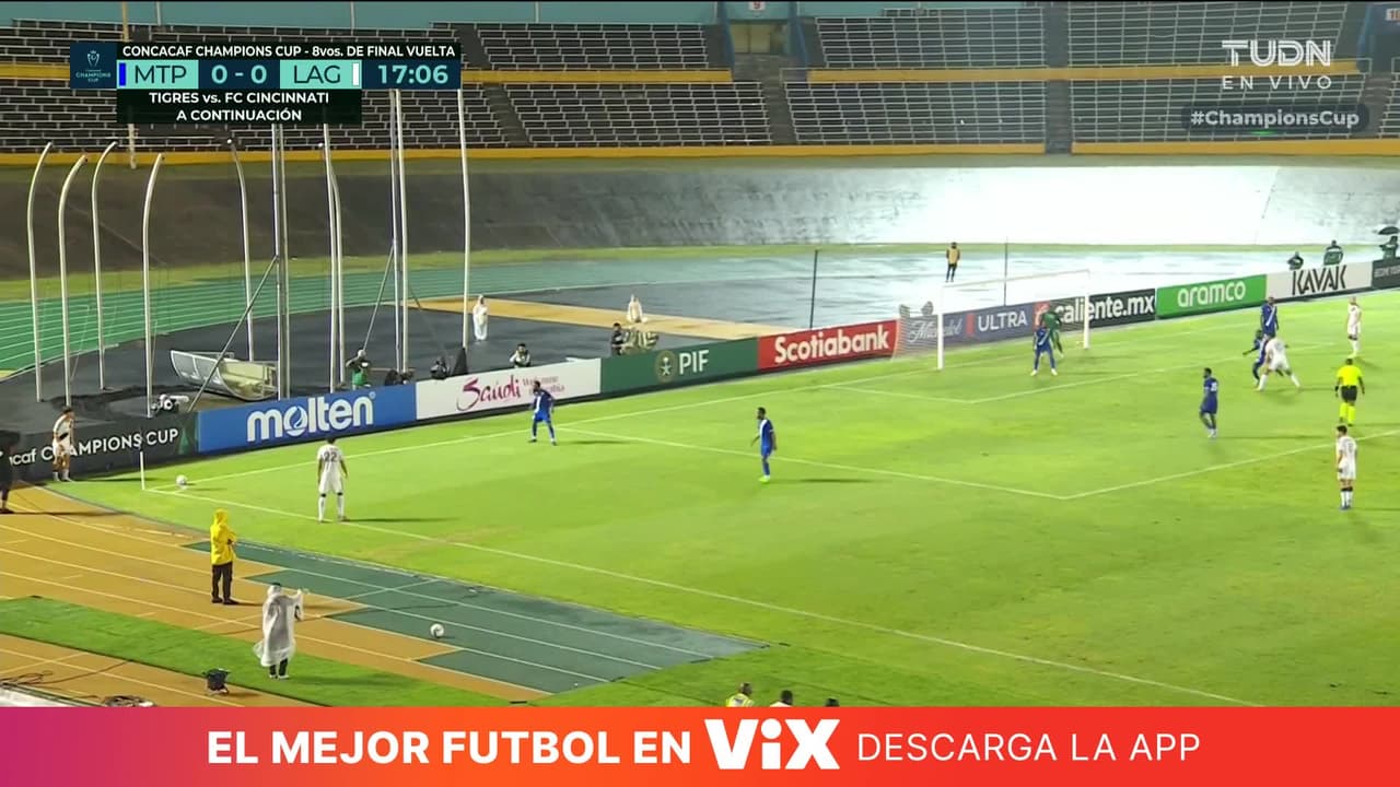 ¡Gool del Galaxy! En cobro de tiro de esquina, Klauss impacta de cabeza