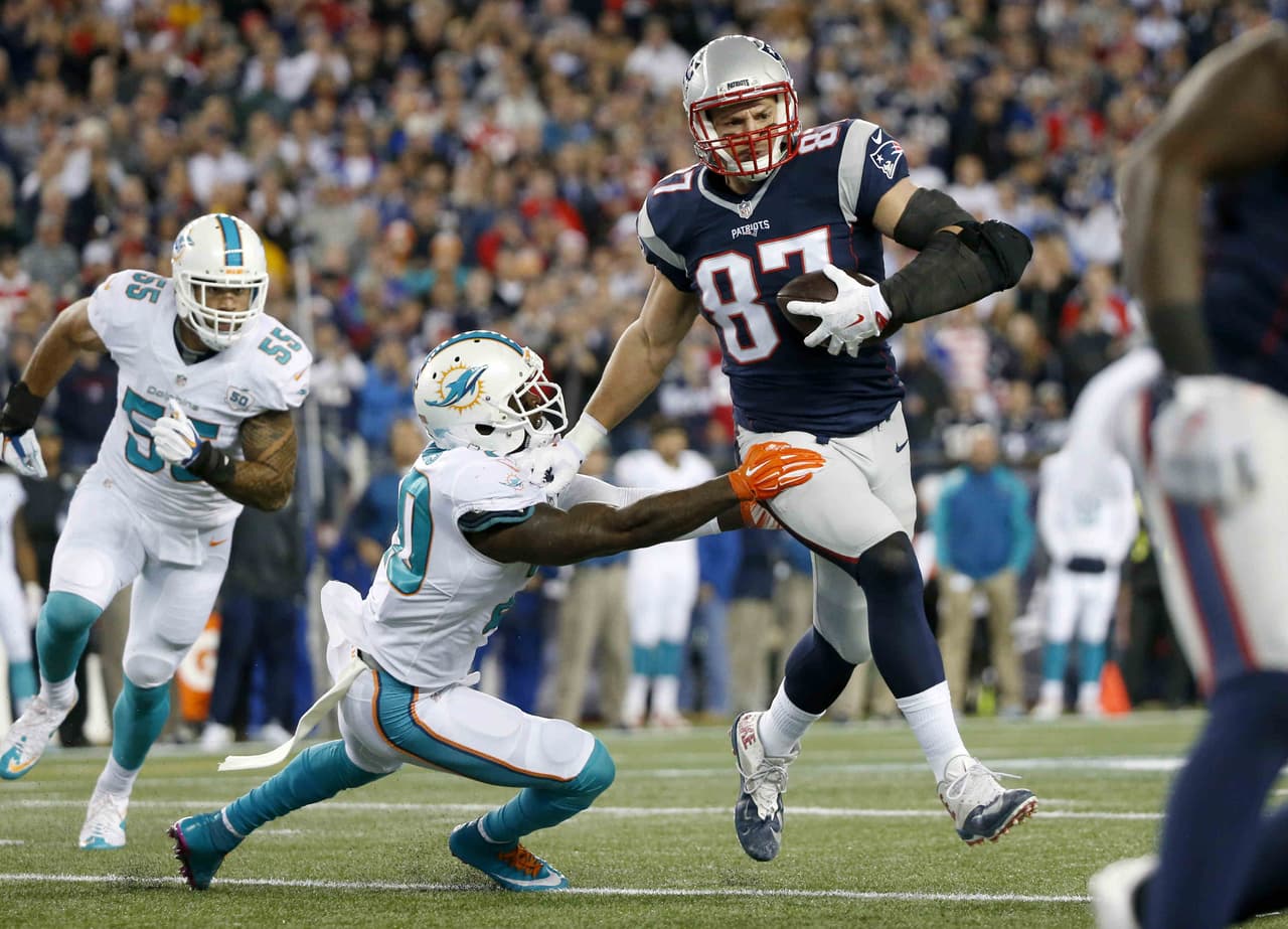Los New England Patriots vencieron 36-7 a los Miami Dolphins para mantenerse invictos 7-0.