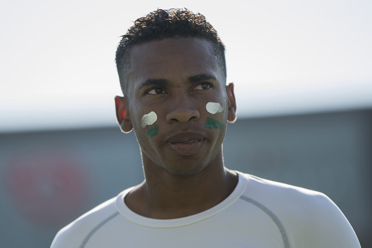 Ayrton Pereira debutó con el Deportivo Quito en 2010, pasó por el Trofense y el Leixoes de Portugal, y en 2015 regresó a Ecuador para jugar con Aucas y luego en Emelec.