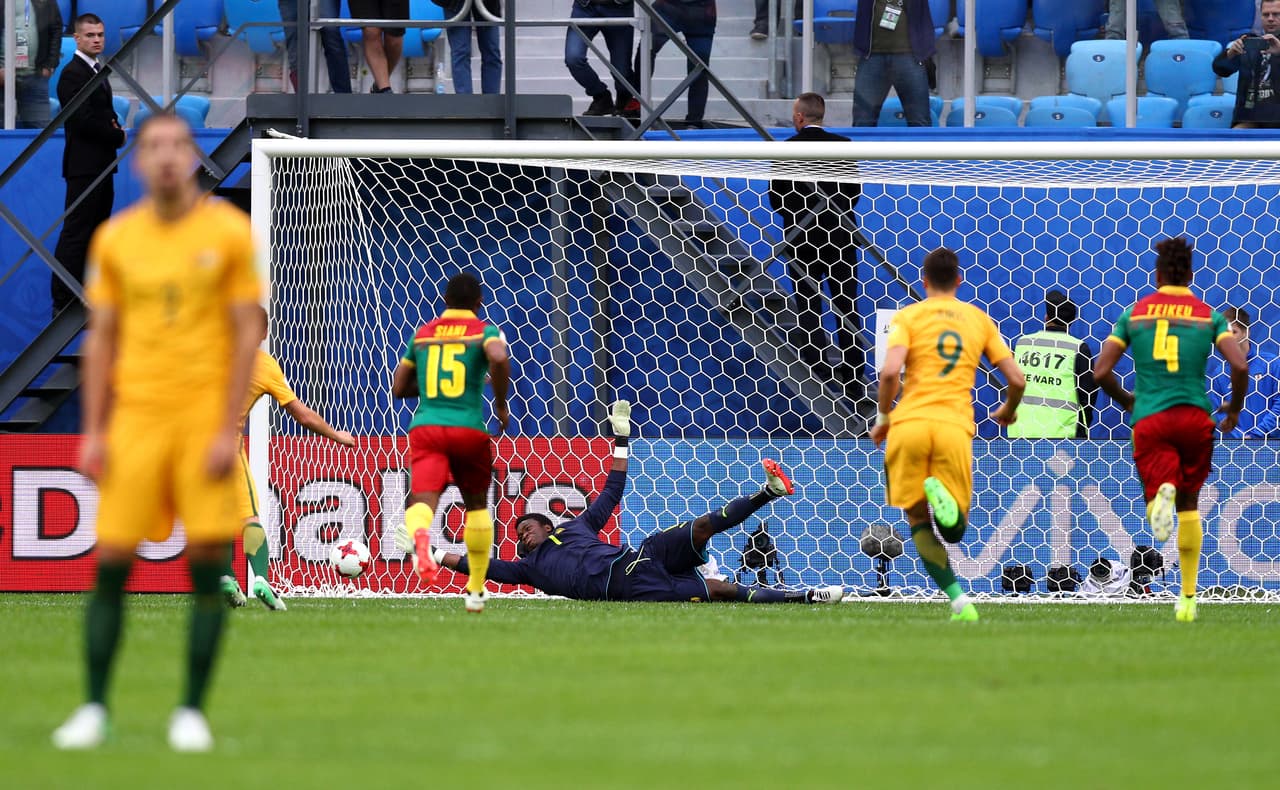 Australia encontró la igualdad luego de una penalti a su favor que saldó como gol Mark Milligan.