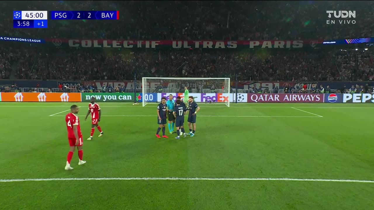 ¡GOL!  anota para Paris Saint-Germain. Ousmane Dembélé