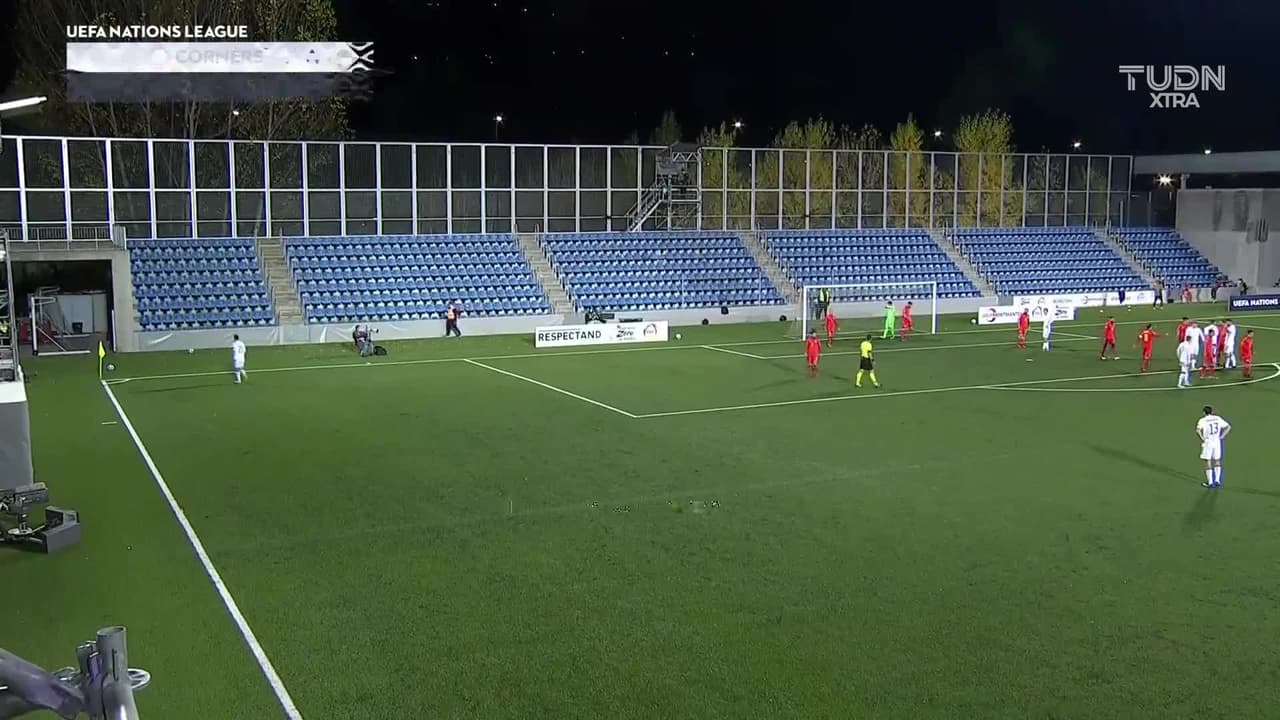 ¡GOOOL! Janis Ikaunieks anota para Letonia.