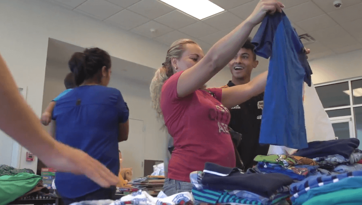 Familias de canteranos de Houston Dynamo recibieron a ayuda del club.