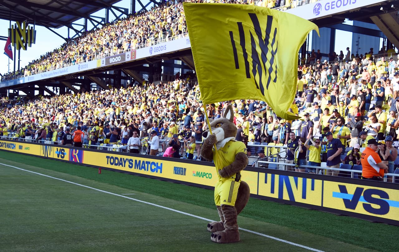 El flamante recinto lució completamente lleno el domingo por la tarde.
<br>