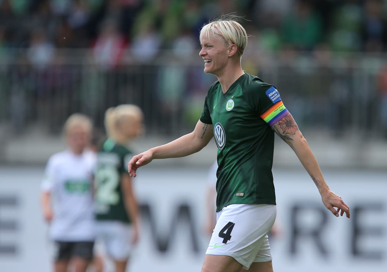 Nilla Fischer, sueca de 35 años y juega para el VfL Wolfsburg.