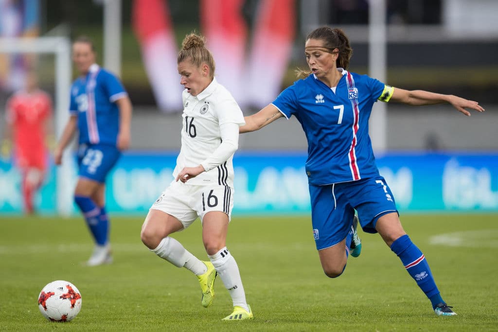 Lo cierto es que el crecimiento y la pasión por el fútbol en Islandia ha crecido al punto que ahora quieren sorebsalir en todas las competencias.