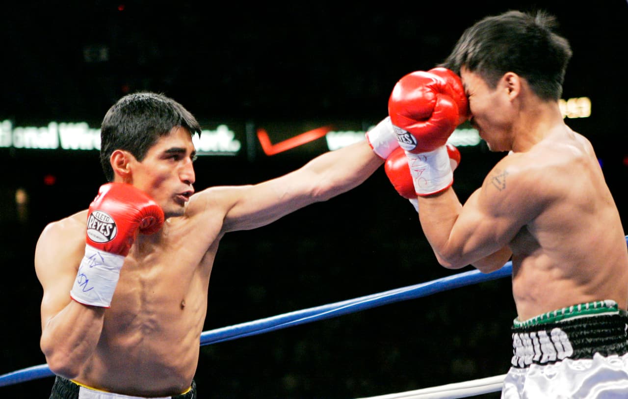 En 2005 Erik Morales venció a Manny Pacquiao luego de que el filipino derrotara a varios mexicanos.