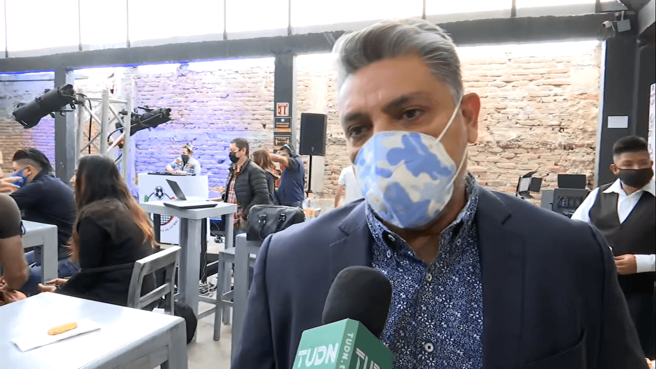 Papá de Raúl Jiménez: "Si regresa a jugar será secundario"