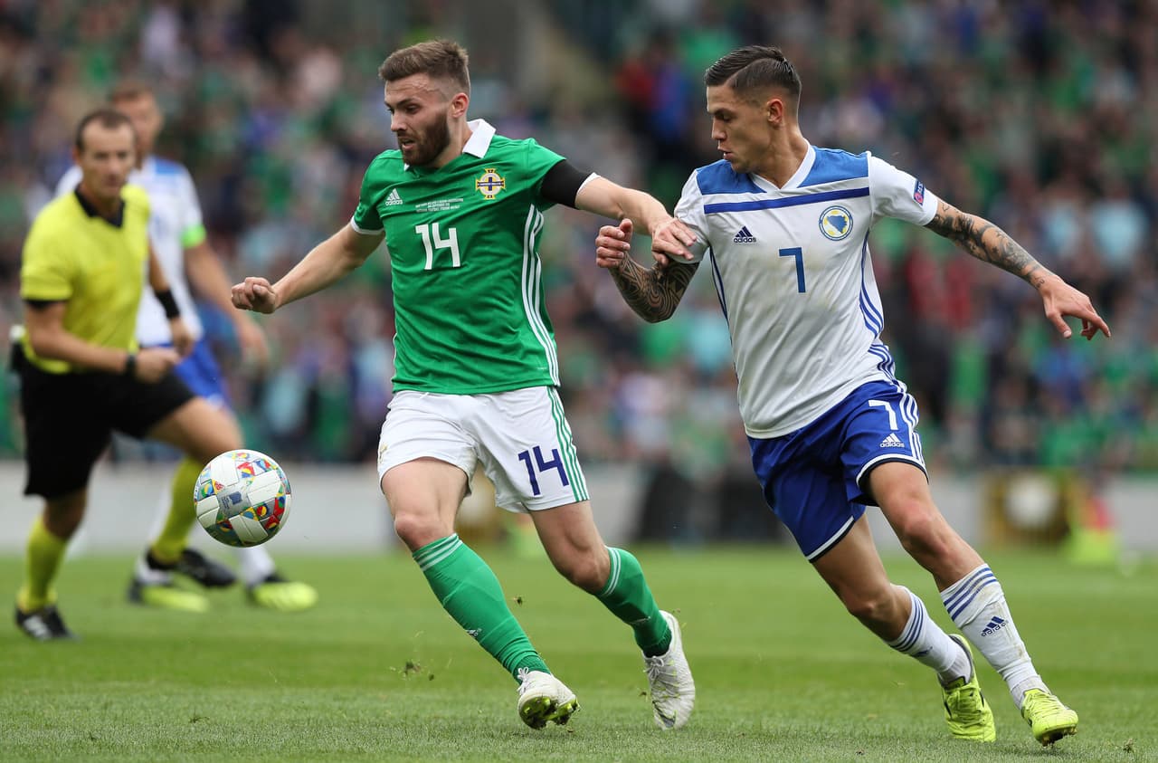 Los norirlandeses llegaban de perder por 3-0 ante Costa Rica en la pasada fecha FIFA, previo al Mundial, mientars que los bosnios le habían ganado por 3-1 a Corea del Sur.