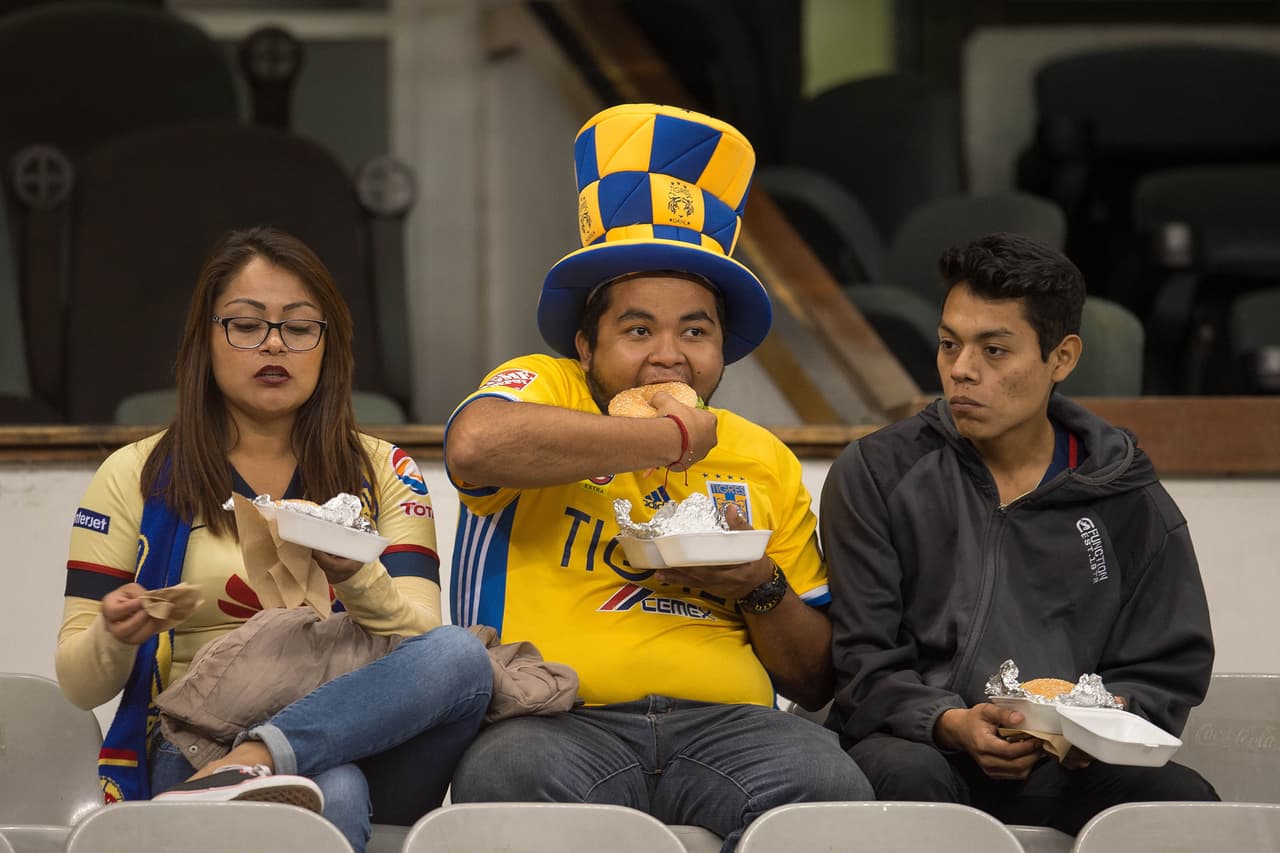 Eso sí, hubo tiempo para una merienda antes del partido como parte del ritual de preparación.
