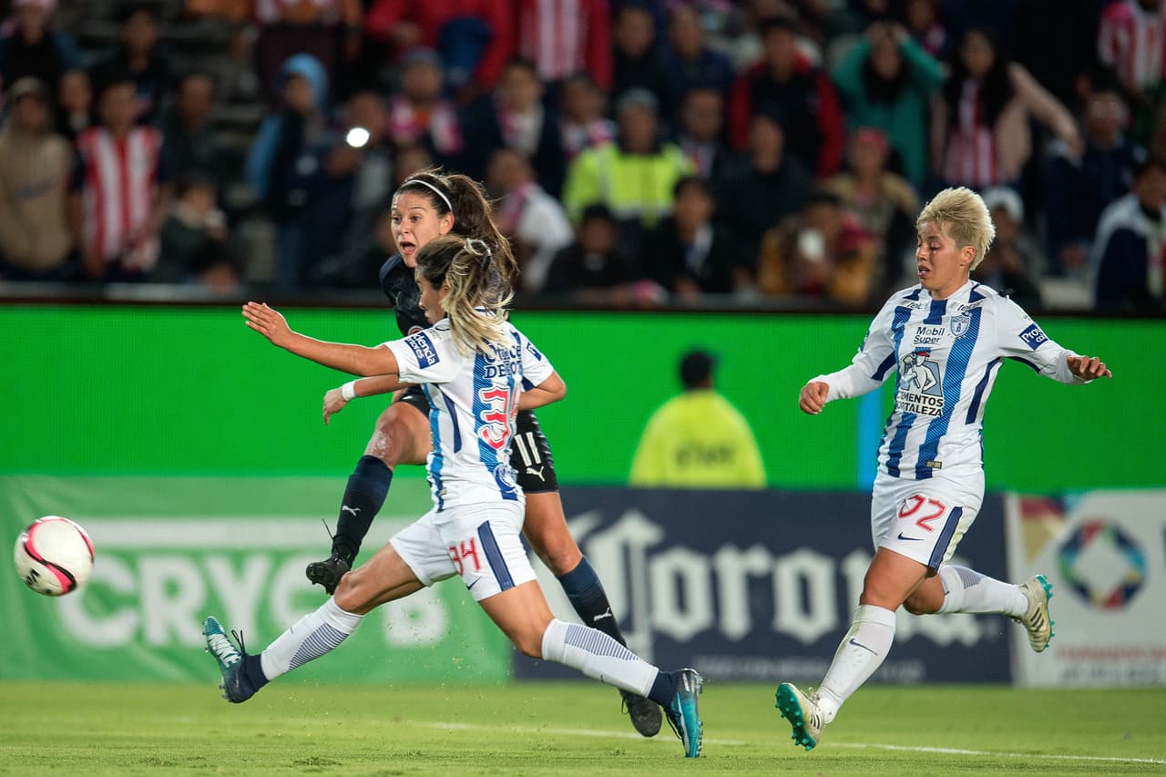 Chivas estuvo controlado en cualquier intento ofensivo que hizo y se le vio incómodo en la cancha.