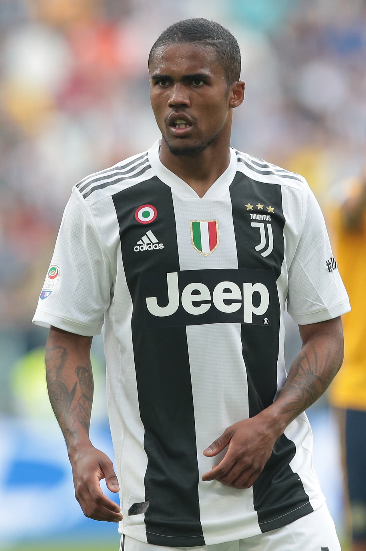 Extremo: Douglas Costa - Reemplazo: Federico Bernardeschi