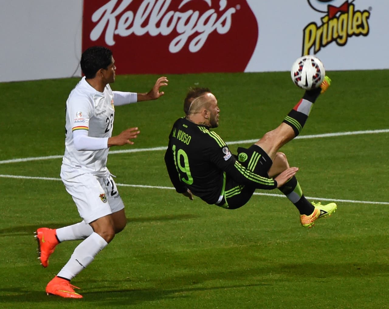 6 Vicente Matías Vuoso es pura entrega, no se le puede reprochar nada en ese departamento. Luchó se entregó, pero no tuvo y no supo generarse una oportunidad clara de gol.