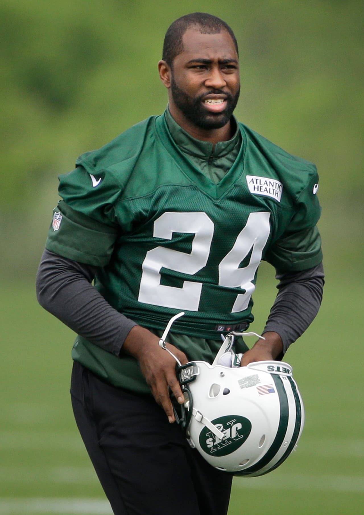 Darrelle Revis seguirá entrenando con ex compañeros de los Patriots en julio