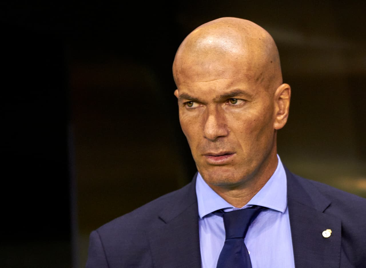 LA CORUNA, SPAIN - AUGUST 20: Zinedine Zidane the manager of Real Madrid looks on prior to the La Liga match between Deportivo La Coruna and Real Madrid at Riazor Stadium on August 20, 2017 in La Coruna, Spain. (Photo by fotopress/Getty Images)
