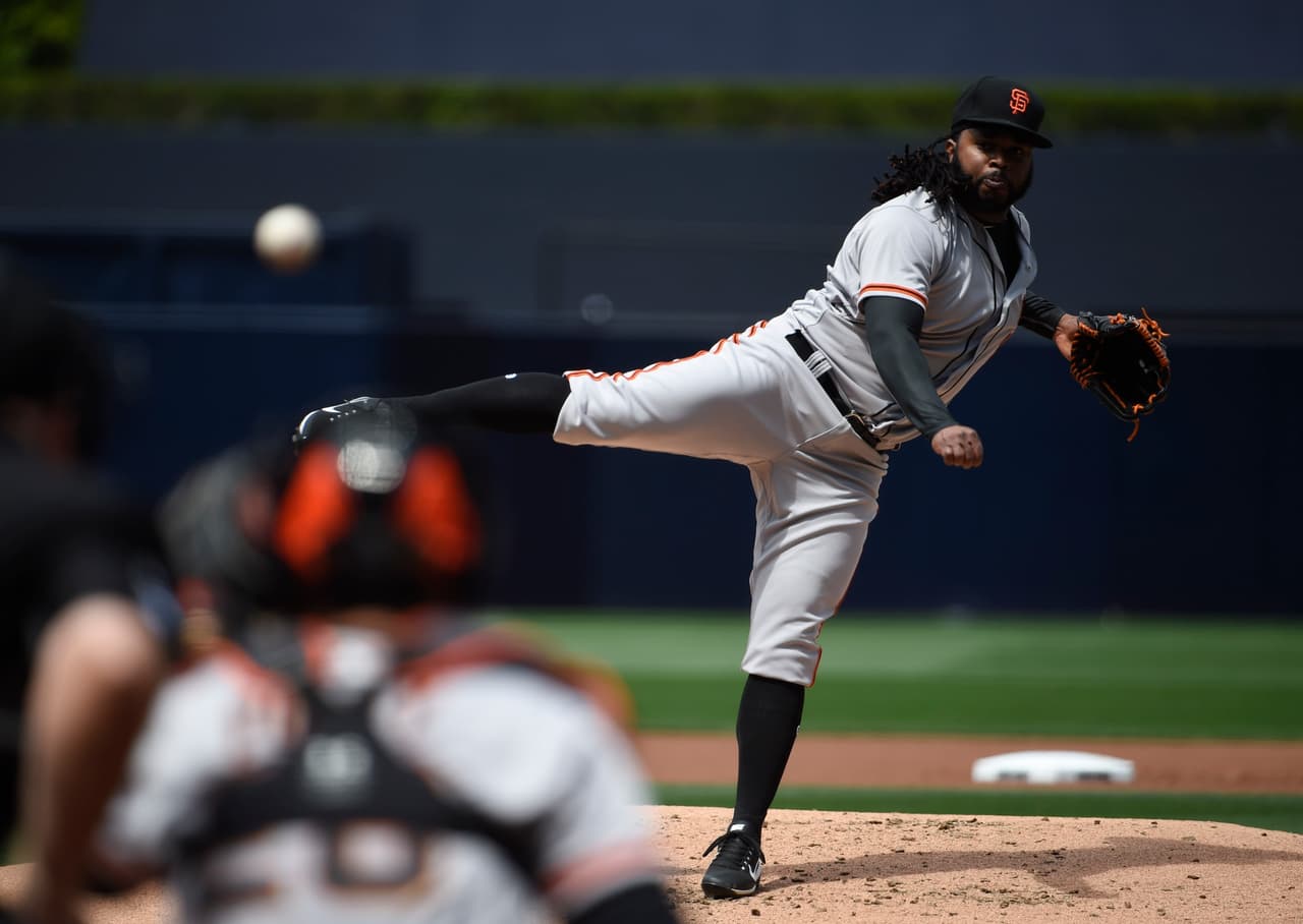 SF 5 – 3 SD: Johnny Cueto logró su segunda victoria de la temporada con 7 entradas de 2 carreras limpias.