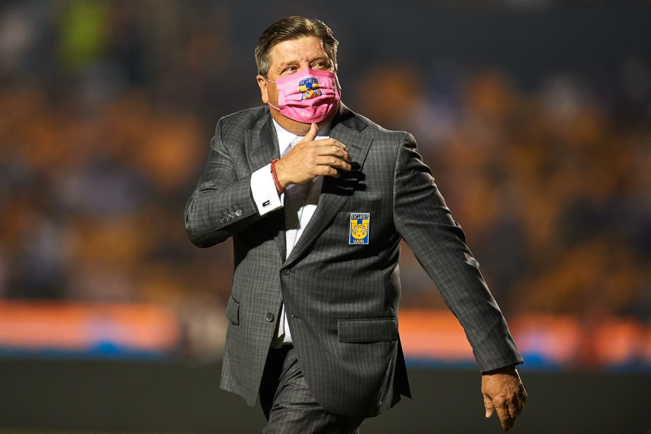 Miguel Herrera Tigres head coach during the game Tigres UANL vs Pachuca, corresponding to 14th round of the Torneo Apertura Grita Mexico A21 of the Liga BBVA MX, at Universitario Stadium, on October 20, 2021. 
<br>
<br> Miguel Herrera Director tecnico de Tigres durante el partido Tigres UANL vs Pachuca, Correspondiente a la Jornada 14 del Torneo Apertura Grita Mexico A21 de la Liga BBVA MX, en el Estadio Universitario, el 20 de Octubre de 2021.